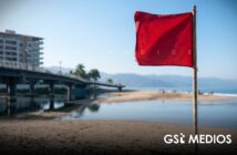 Colocan bandera roja en cuatro punto de Puerto Vallarta