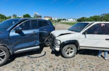 Choque entre dos vehículos deja cuantiosos daños en Fluvial Vallarta