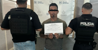 Detienen a presunto asaltante de tiendas Oxxo en Puerto Vallarta
