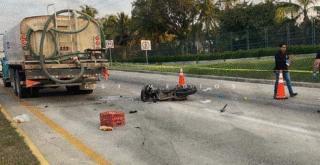 Motociclista murió tras chocar con pipa en Bucerías