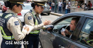 Vinculan a proceso a dos policías viales por pedir "mordida"