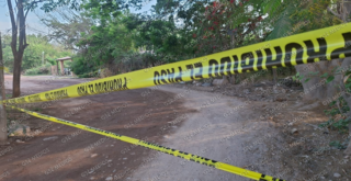 ¡Otro feminicidio en Vallarta! Localizan el cuerpo en el camino viejo a Mojoneras