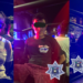 Turista recupera celulares y pertenencias tras operativo en Puerto Vallarta